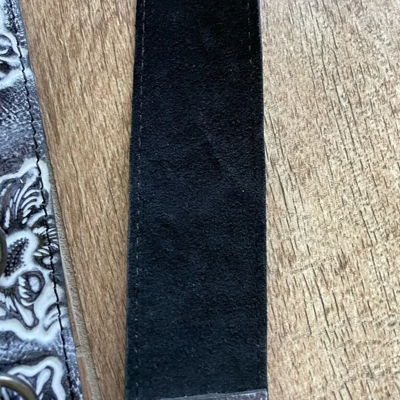 Patricia Nash Embossed Leather Purse Strap - Picture 4 of 4